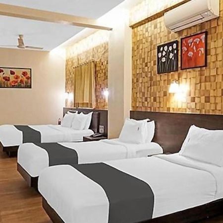 Omkar Executive Hotell Yerandwane Exteriör bild