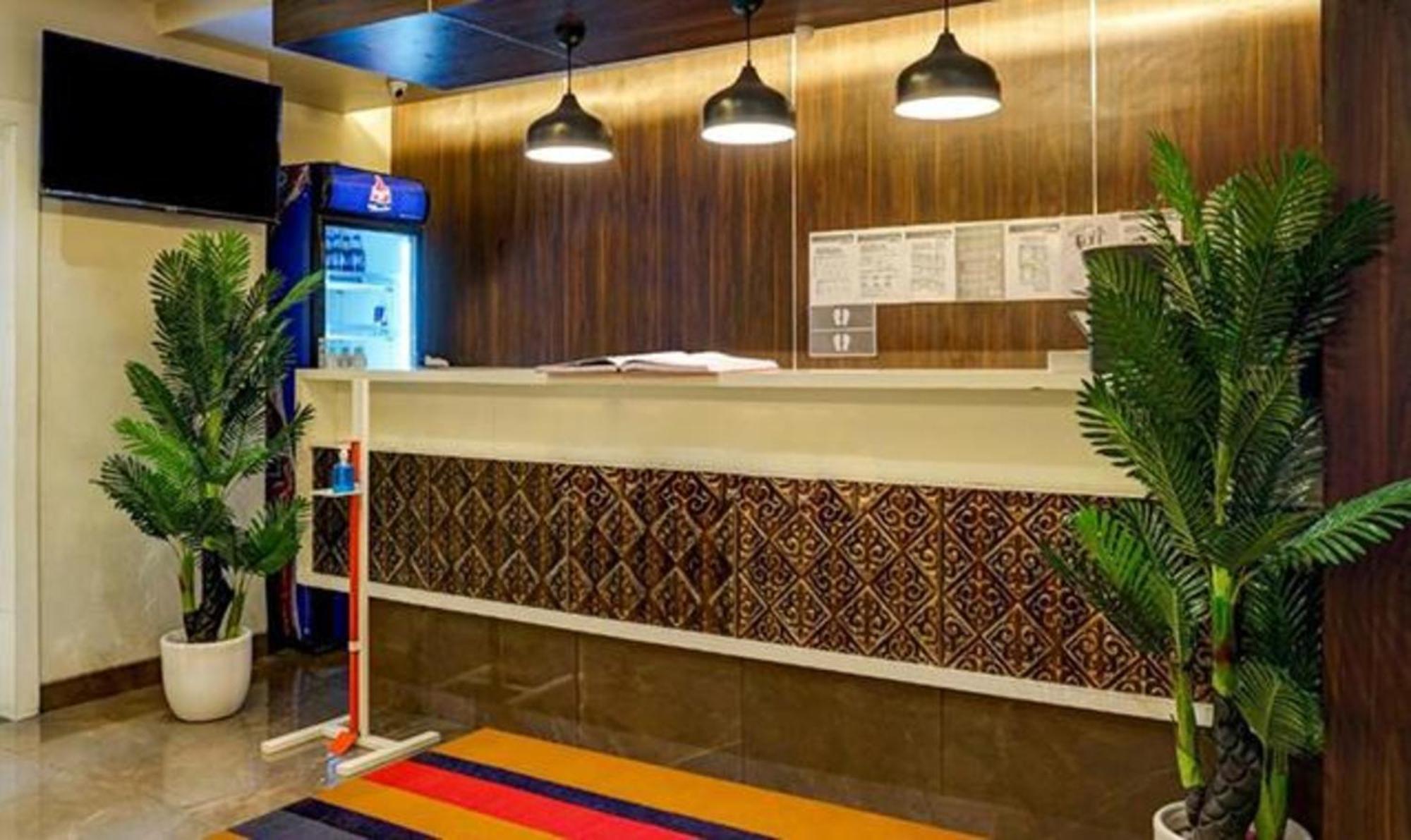 Omkar Executive Hotell Yerandwane Exteriör bild